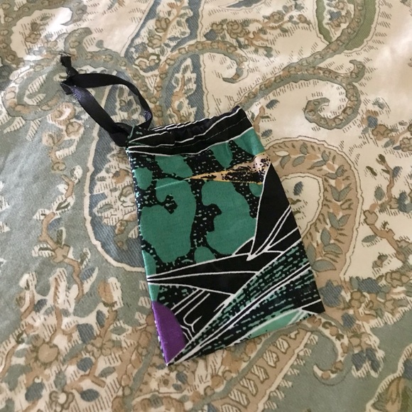 Edme & Esyllte Dress- Pretty! - Picture 10 of 11